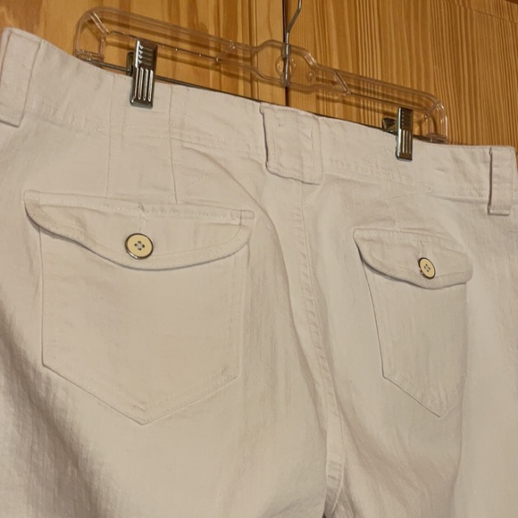 White capris - Picture 7 of 10